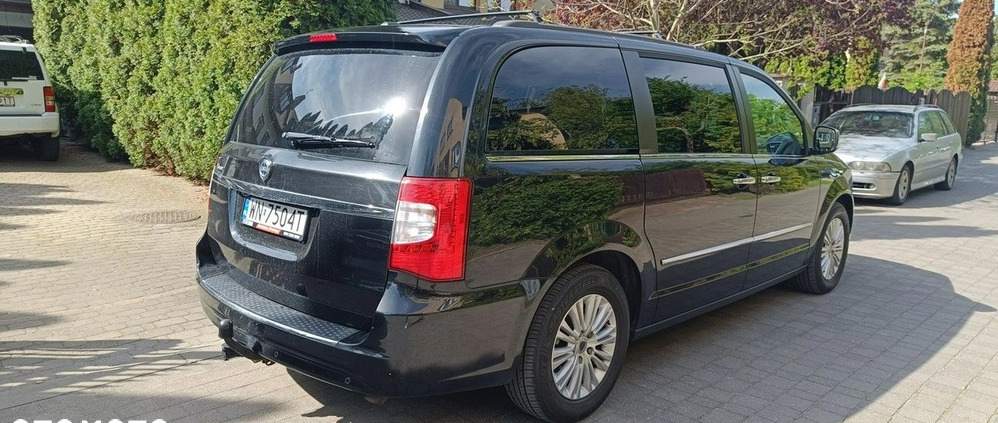 Lancia Voyager cena 63500 przebieg: 222000, rok produkcji 2014 z Międzylesie małe 529